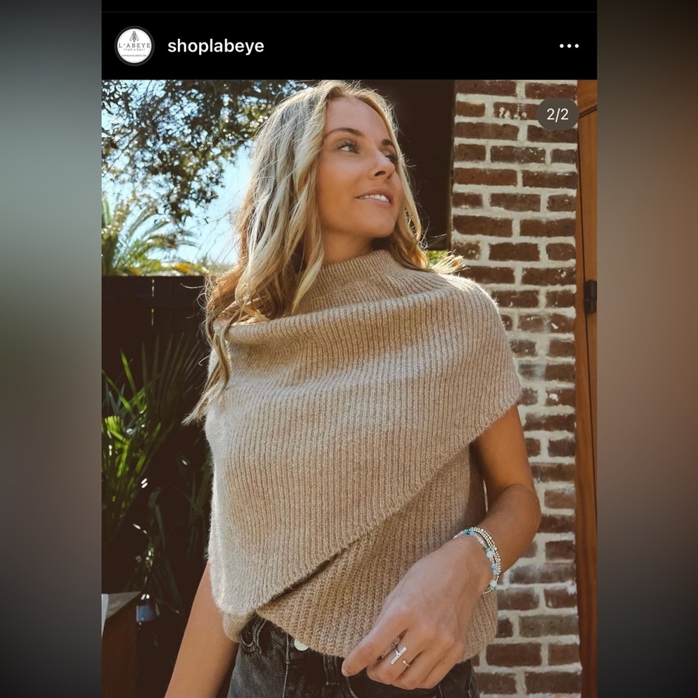 Prince Street neutral shawl top